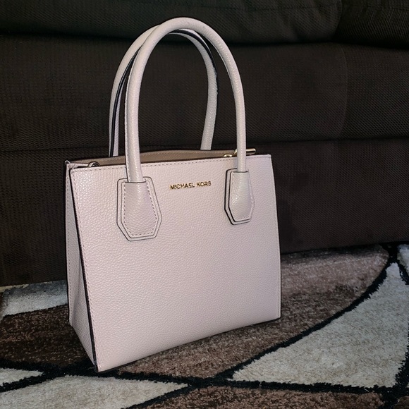Michael Kors Purse - Picture 1 of 5